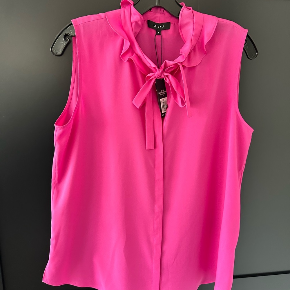NWT Le Gali sleeveless blouse with bow and small ruffle at neckline